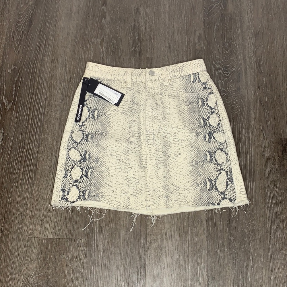 Cute snake print skirt - never been worn - still has tags